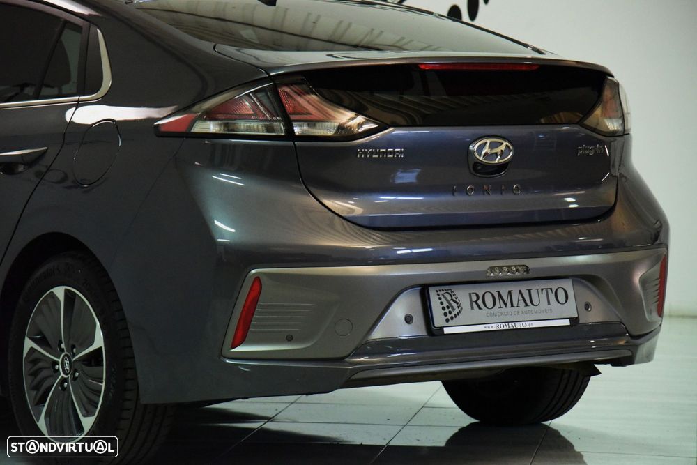 Hyundai Ioniq - 12