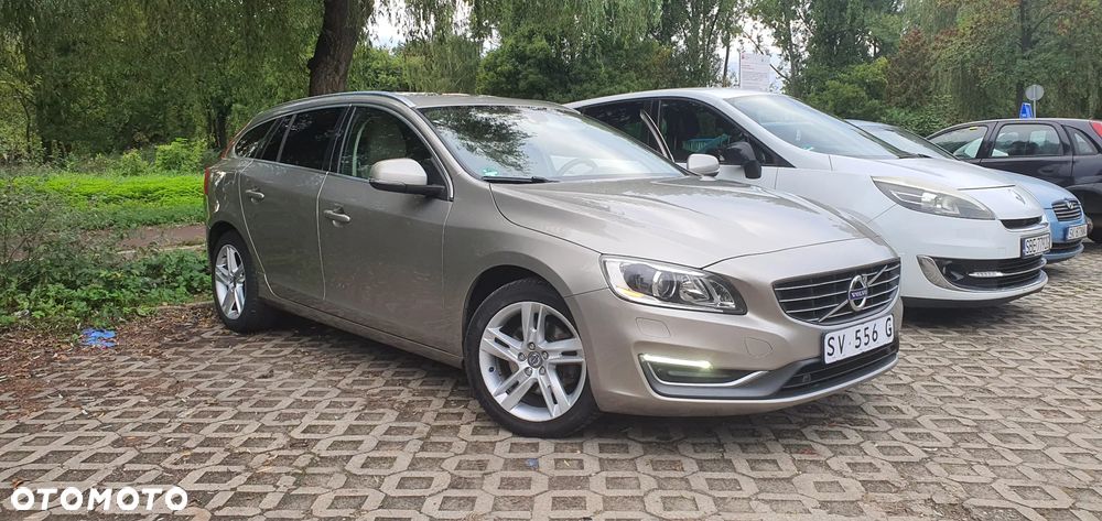 Volvo V60 D2 Summum - 14