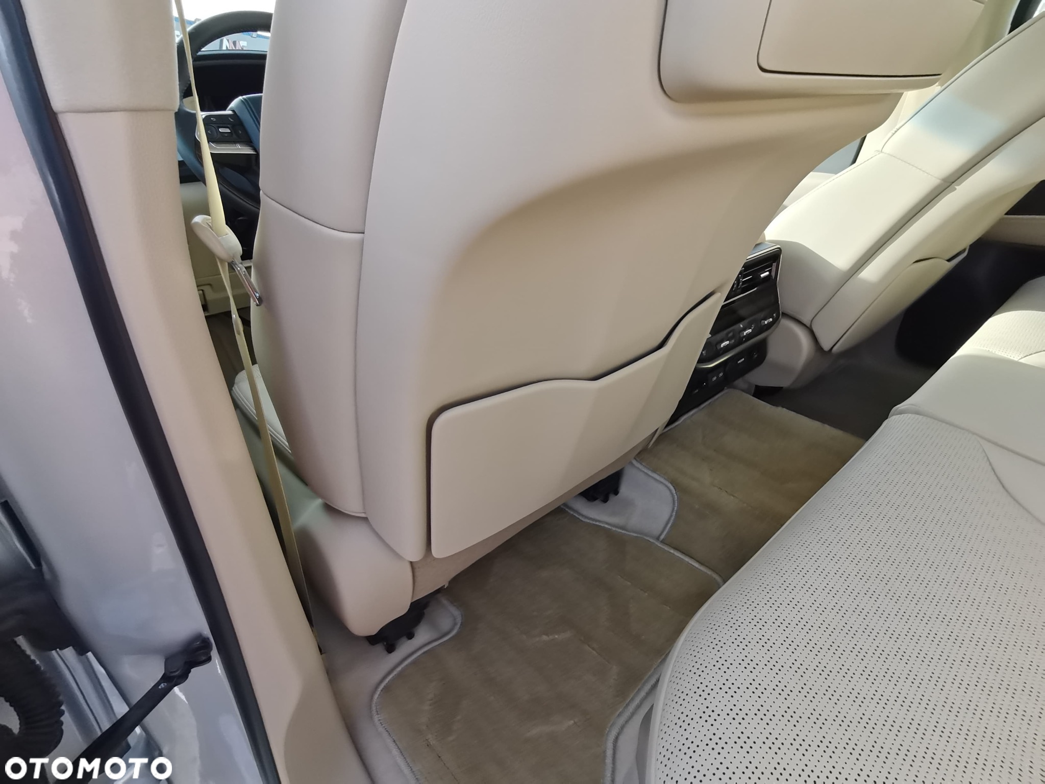 Toyota Land Cruiser - 38