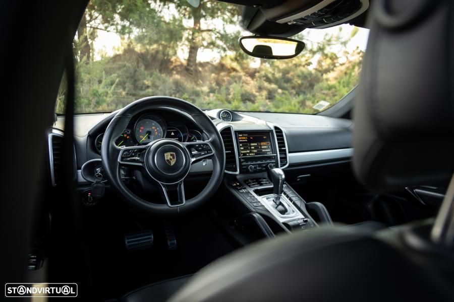 Porsche Cayenne S E-Hybrid - 16