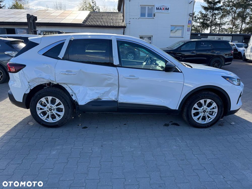 Ford Kuga - 3