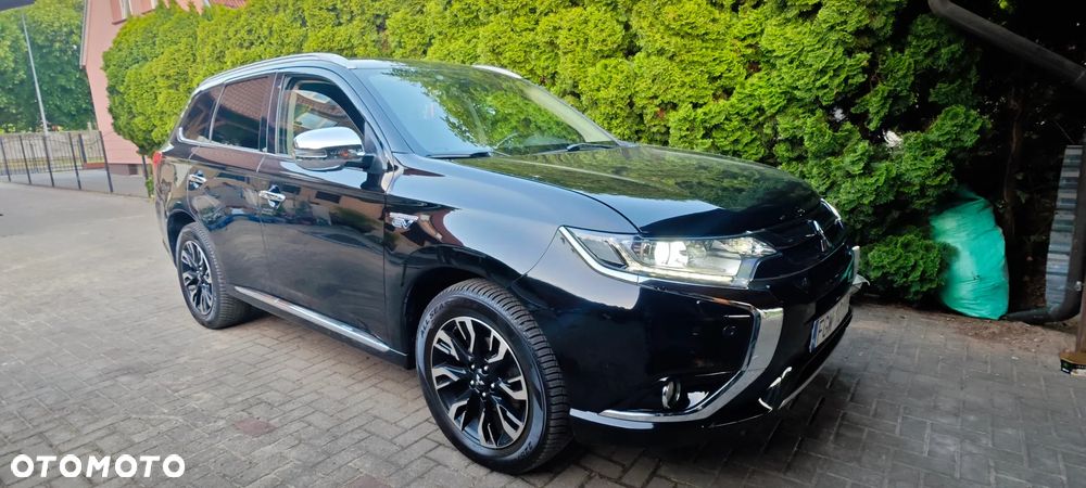 Mitsubishi Outlander Instyle NAVI + - 11