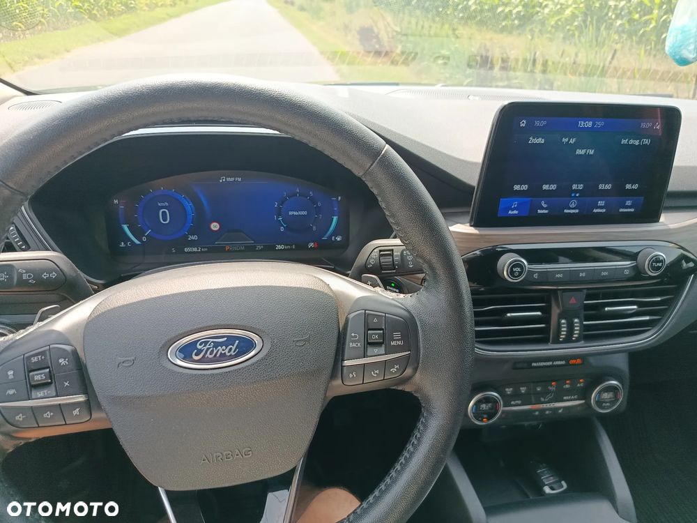 Ford Kuga - 27