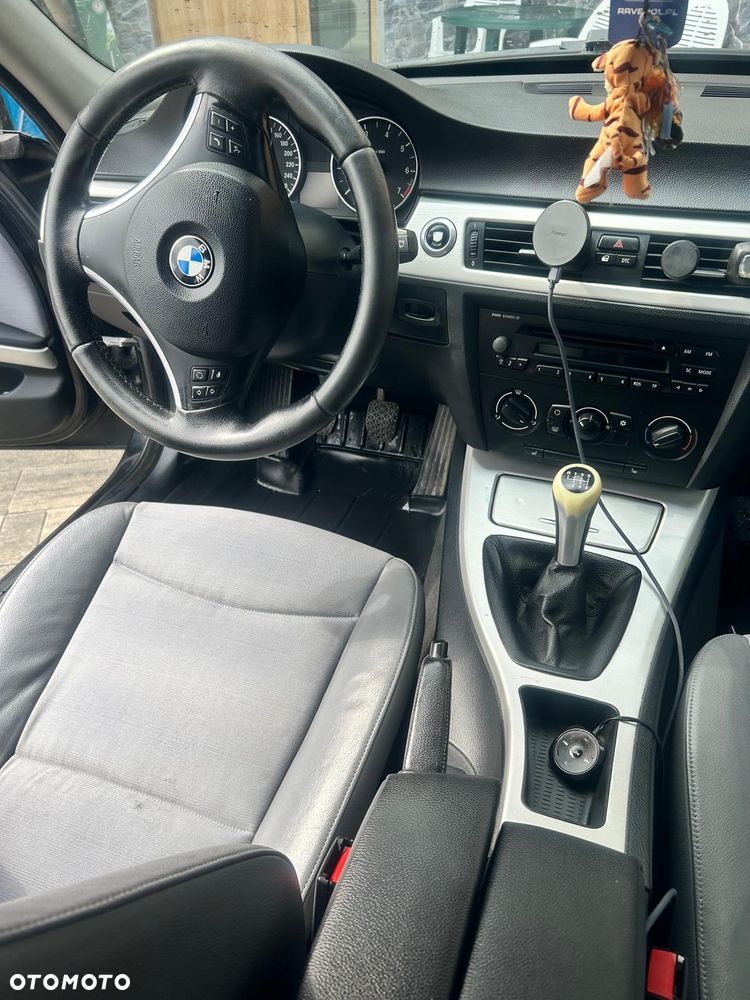 BMW Seria 3 318i - 10