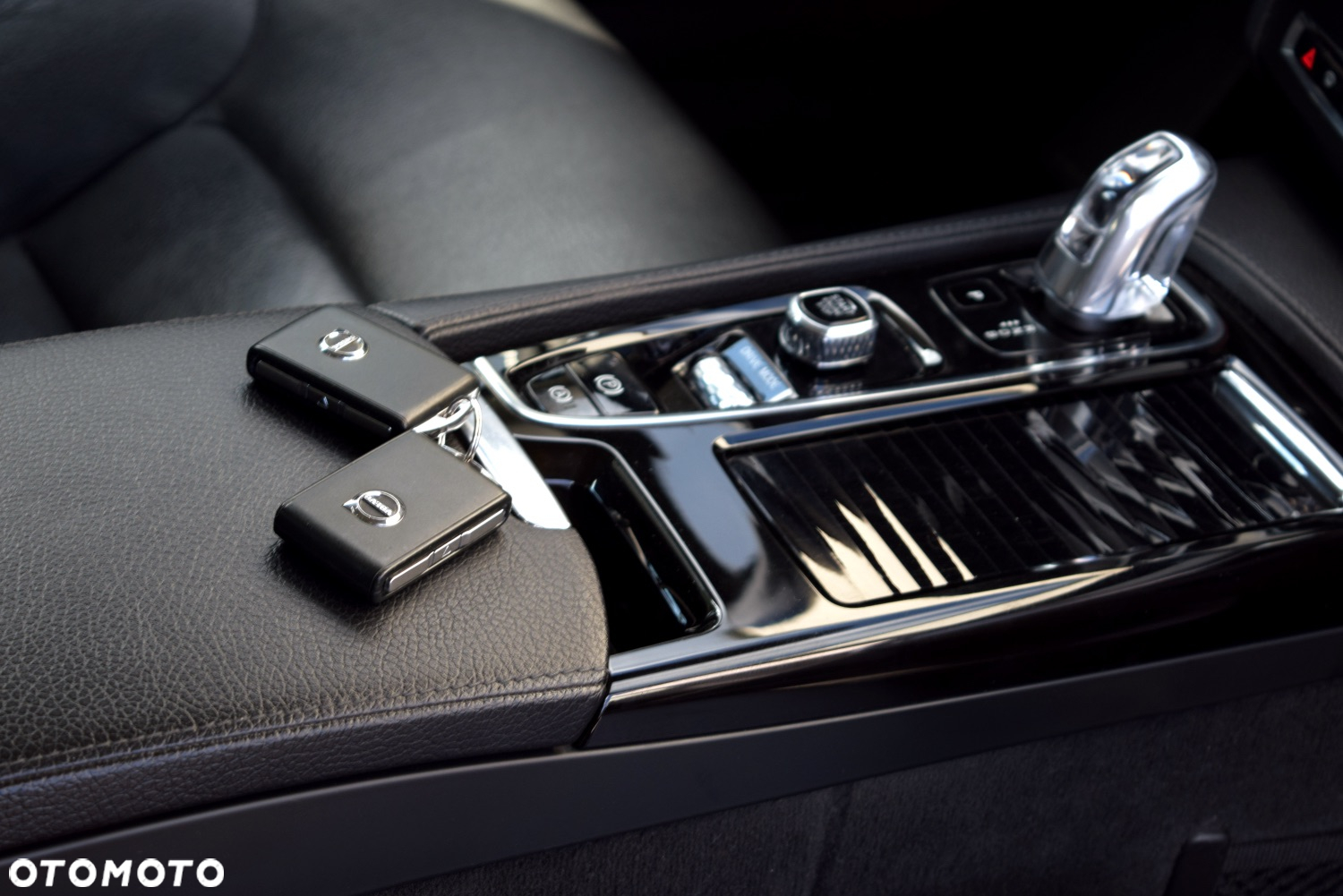Volvo V90 T8 AWD Plug-In Hybrid Momentum Pro - 20
