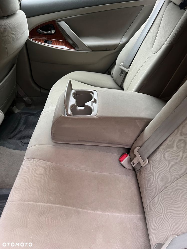 Toyota Camry - 3
