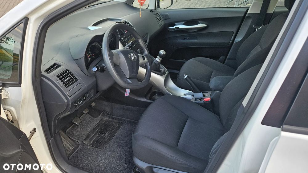 Toyota Auris 1.33 VVT-i Terra - 7