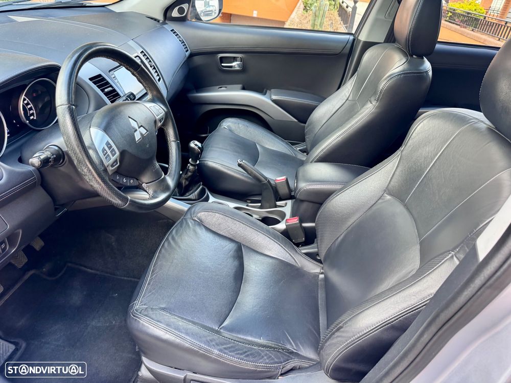 Mitsubishi Outlander 2.2 DI-D Instyle Navi - 6