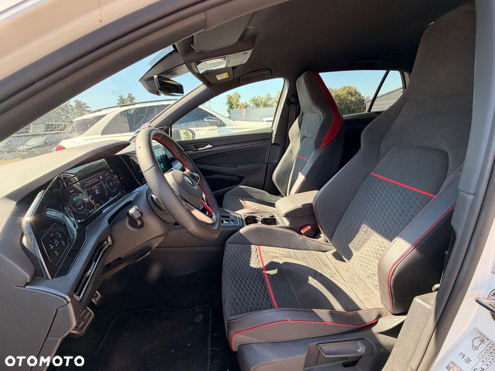 Volkswagen Golf - 21
