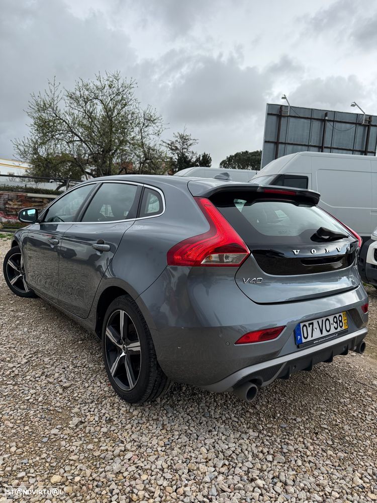 Volvo V40 1.5 T3 Sport Edition R Geartronic - 4