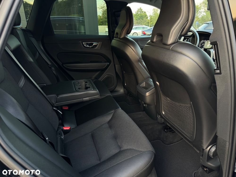 Volvo XC 60 D4 SCR AWD Momentum - 26