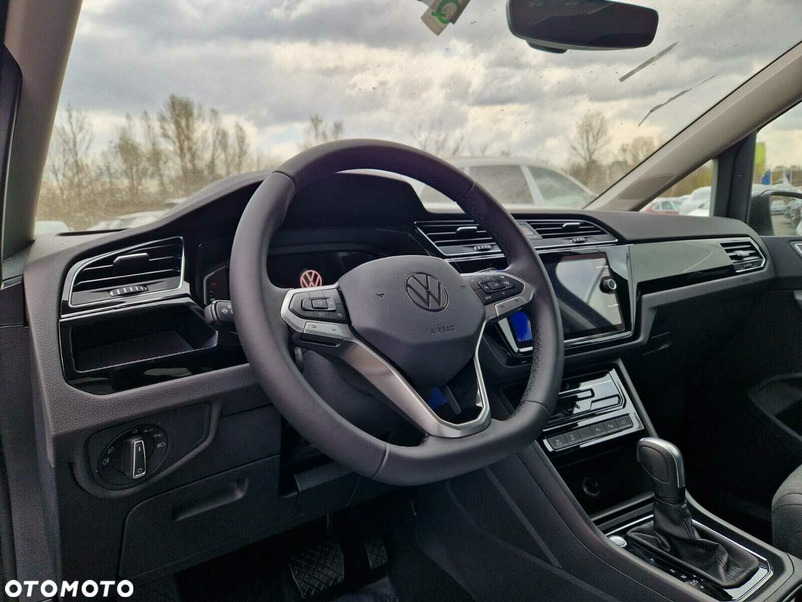 Volkswagen Touran - 7