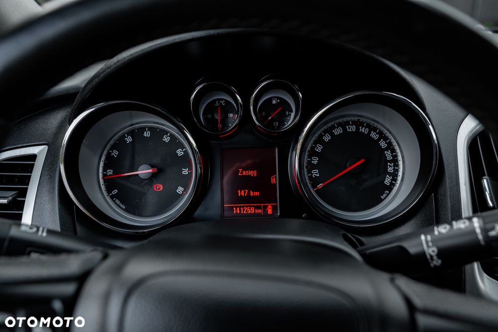 Opel Astra IV GTC 1.6 T Sport - 20