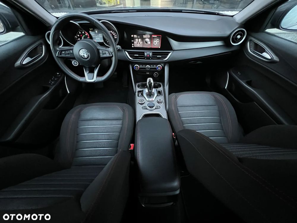 Alfa Romeo Giulia 2.0 Turbo Business - 18