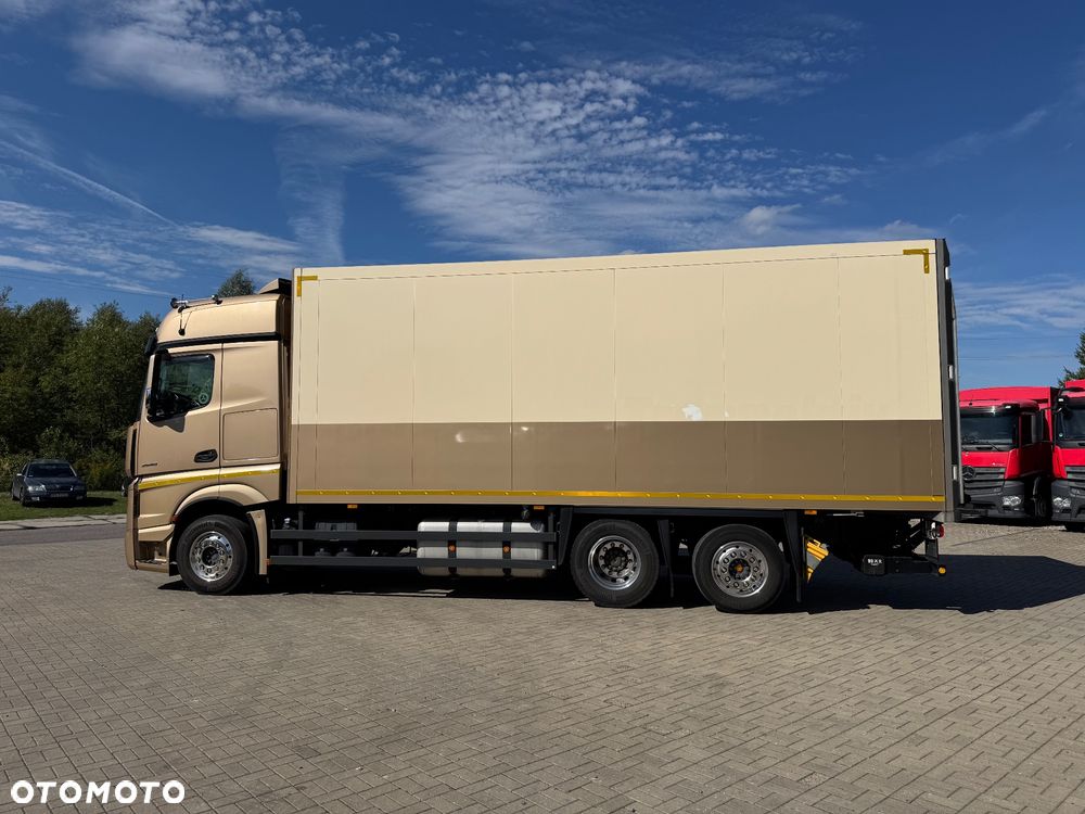 Mercedes-Benz ACTROS 2548 Izoterma Schmitz 7.45m Winda 2T - 5
