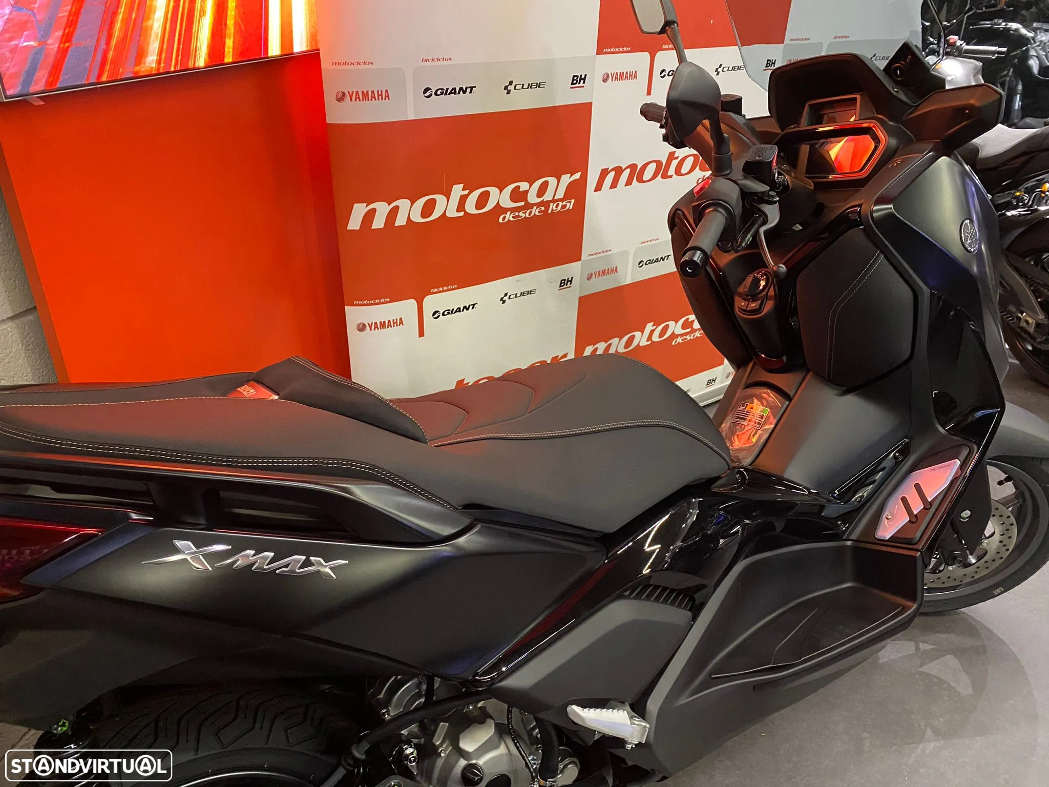 Yamaha X-Max 300 Tech Max - 6