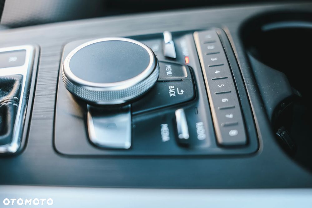 Audi A4 Avant 40 TDI S Line S tronic - 22