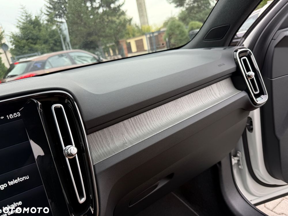 Volvo XC 40 D3 Momentum Pro - 22