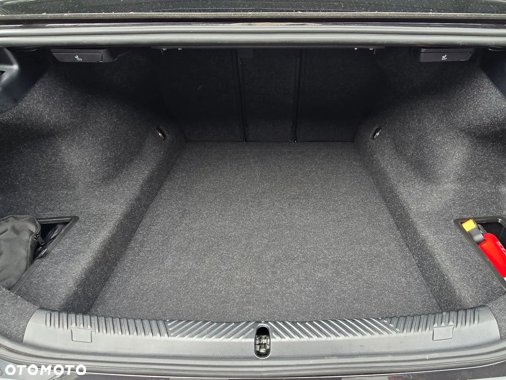 BMW Seria 5 520d xDrive mHEV M Sport - 24