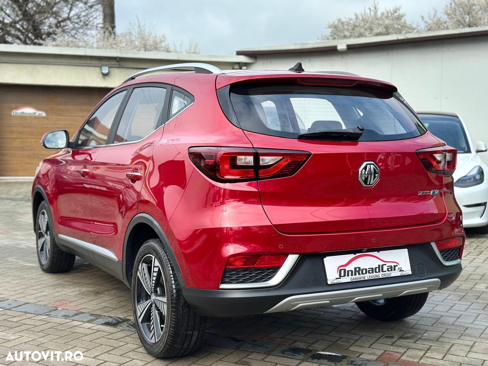 MG ZS EV Luxury - 4
