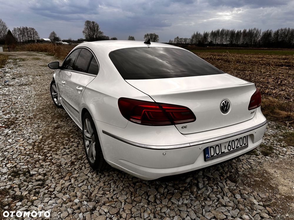 Volkswagen Passat - 4