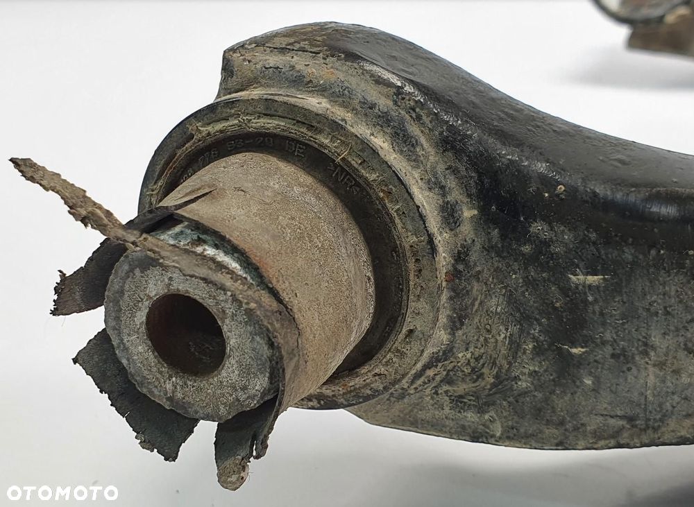 WAHACZ PRAWY TYŁ TYLNY VW PASSAT B5 W8 4B0505312 - 3