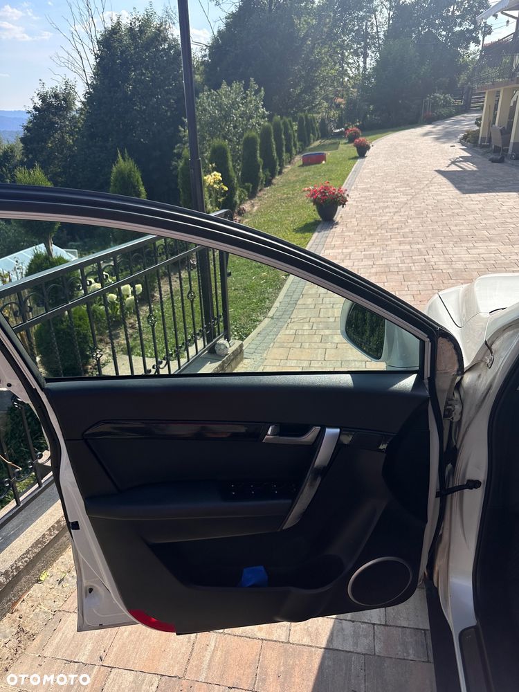 Chevrolet Captiva 2.2 D LTZ - 27