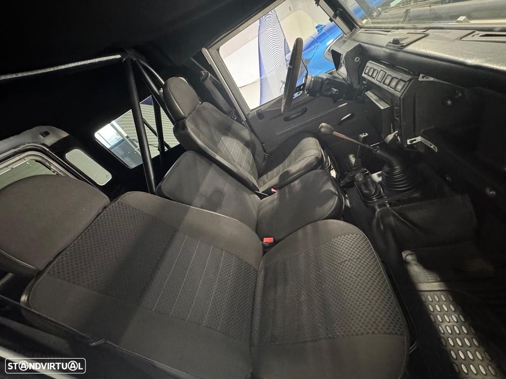 Land Rover Defender 90 2.5 TD5 Metal Top - 14