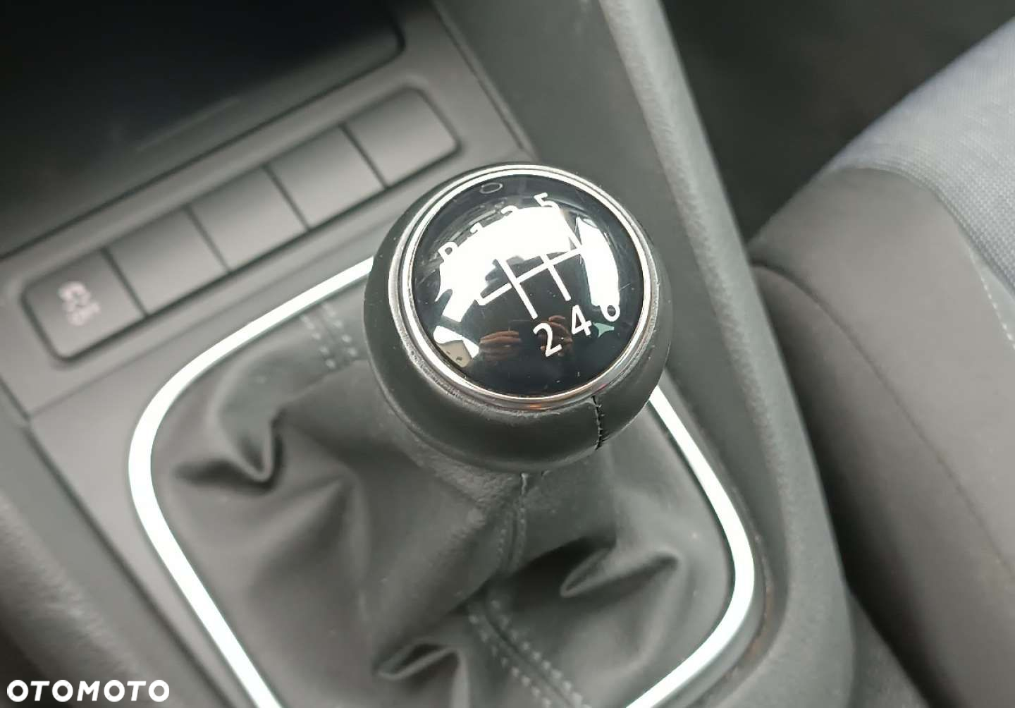 Volkswagen Golf - 25