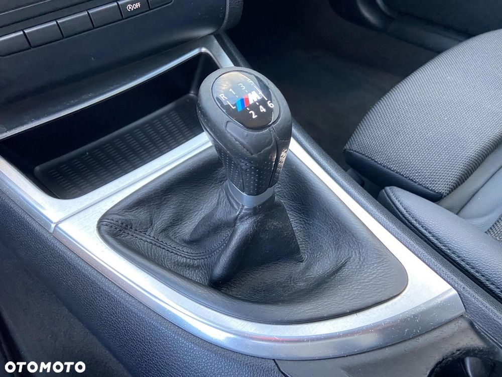 BMW Seria 1 116i - 25