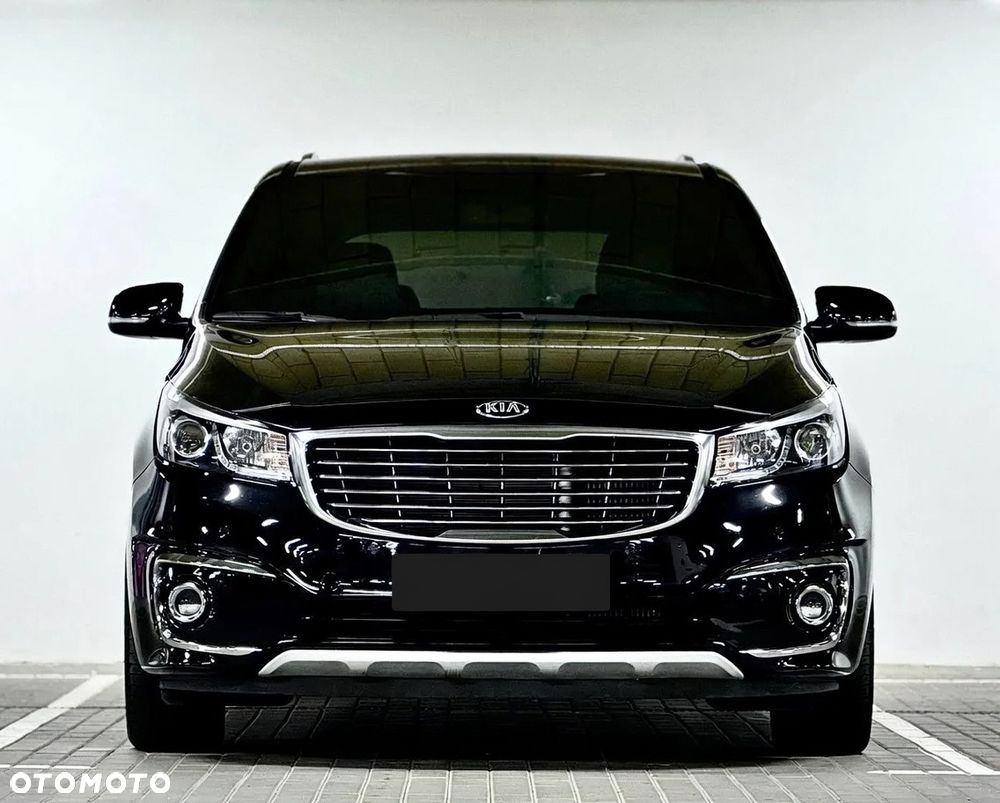 Kia Carnival - 8