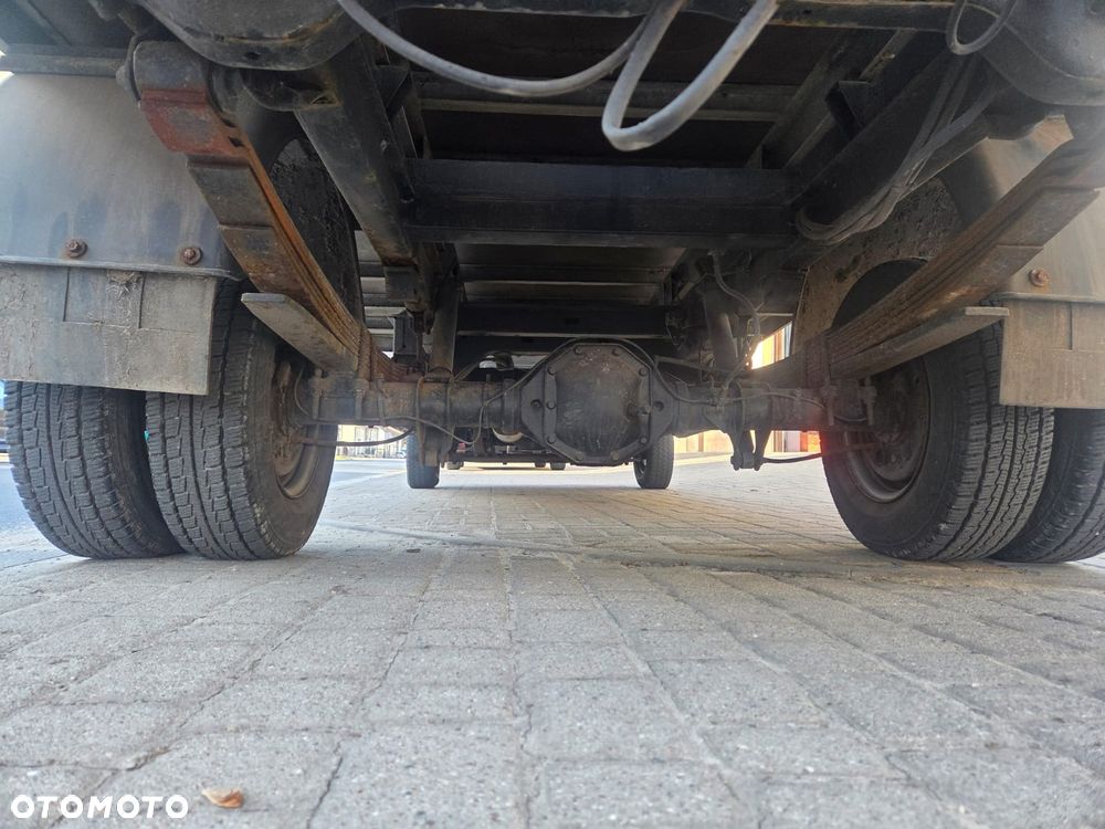 Mercedes-Benz 408D - 8