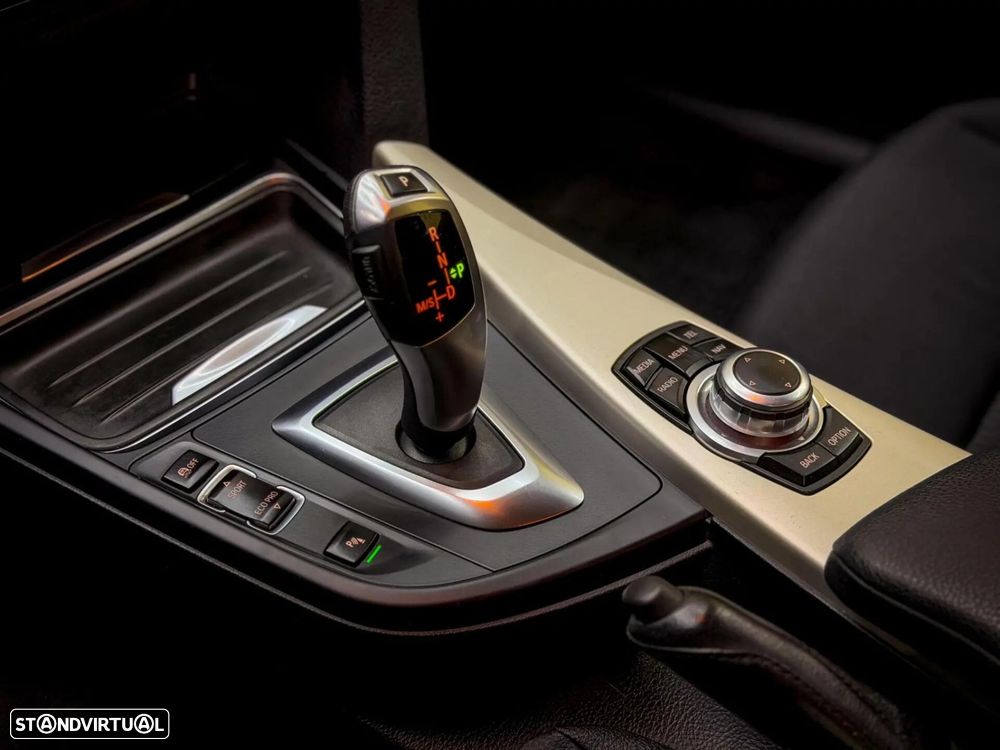 BMW 320 Gran Turismo d Auto - 30