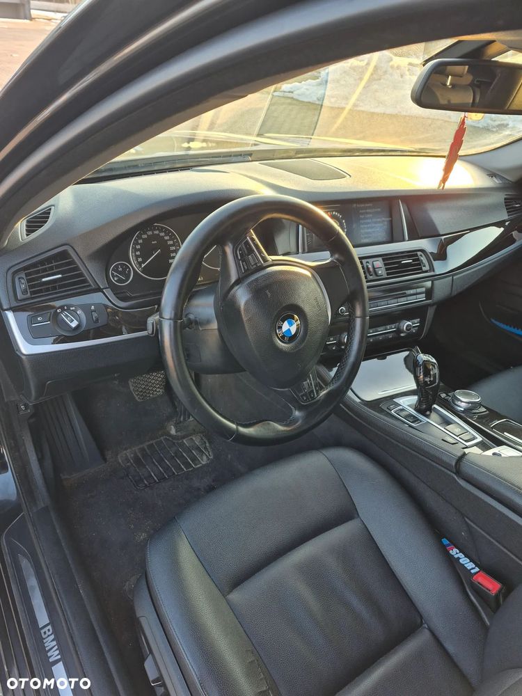 BMW Seria 5 528i Luxury Line - 7