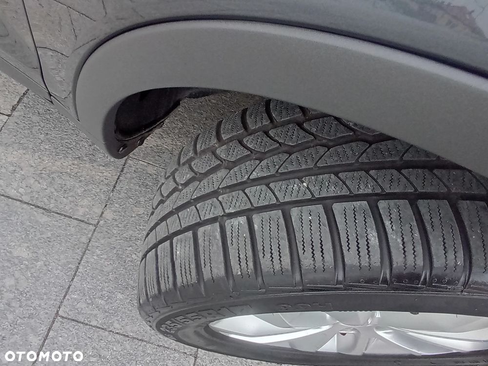 Ford Kuga 2.0 TDCi 2x4 Titanium - 30