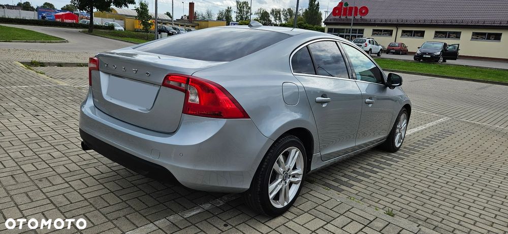 Volvo S60 2011 photo 3