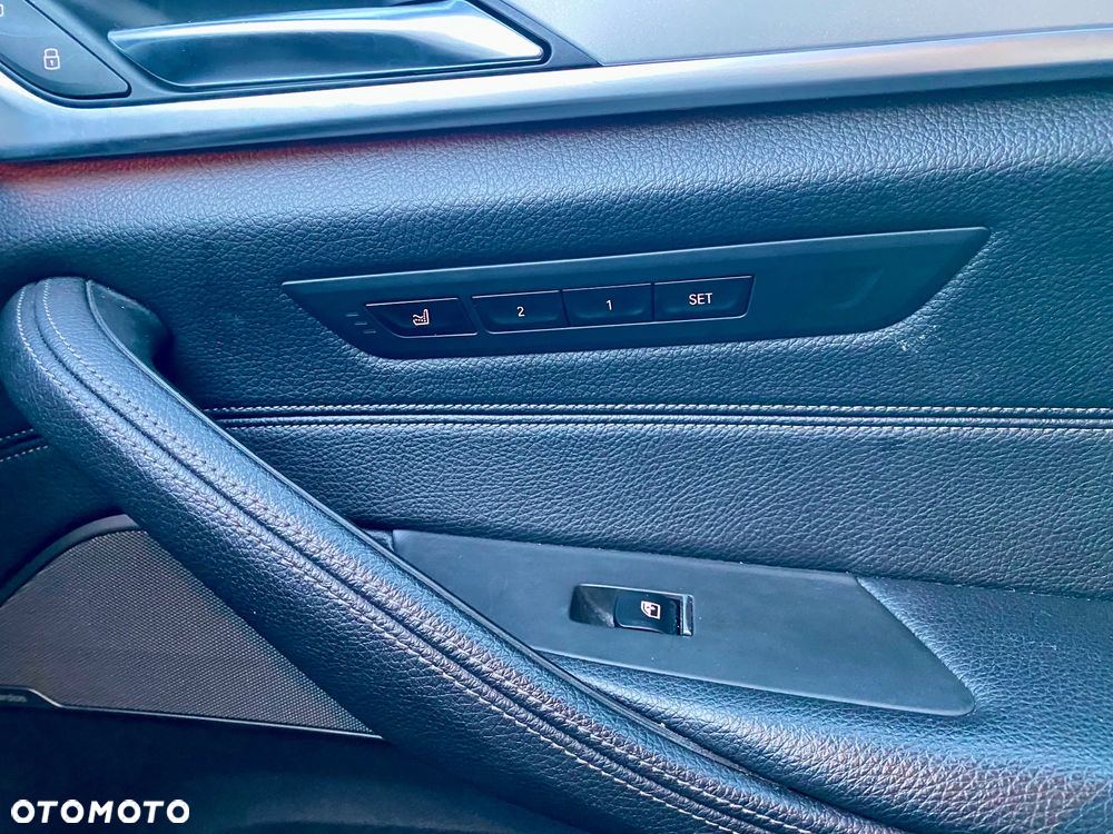 BMW Seria 5 525d - 30