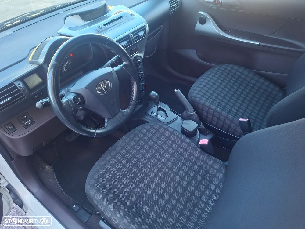Toyota iQ 1.0 VVT-i 2 MultiDrive - 16
