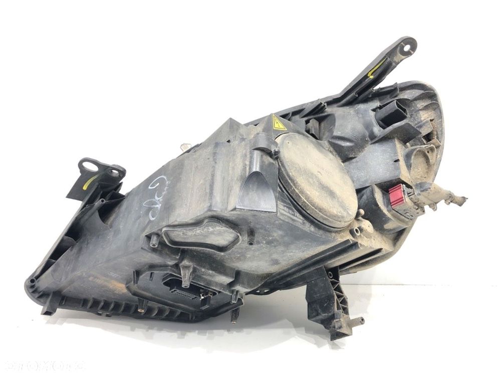 REFLEKTOR PRAWY PRZÓD XENON  OPEL ZAFIRA B Nadwozie pełne/minivan (A05) 2005 - 2015 1.9 CDTI VAN - 5