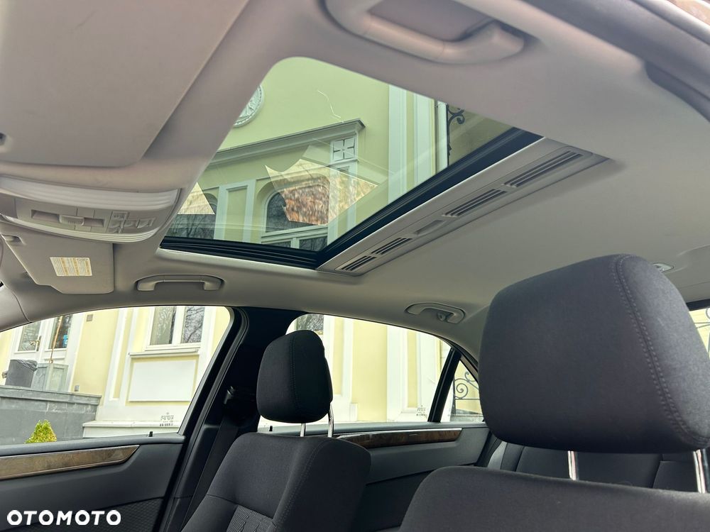 Mercedes-Benz Klasa E 200 CDI DPF BlueEFFICIENCY Automatik Elegance - 17