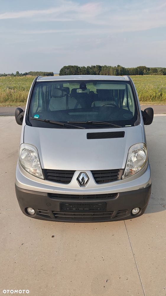 Renault Trafic L1H1 Passenger Quickshift - 2