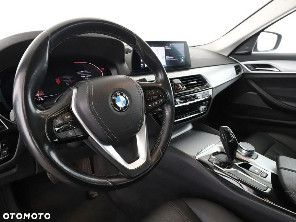 BMW Seria 5 520d mHEV - 15