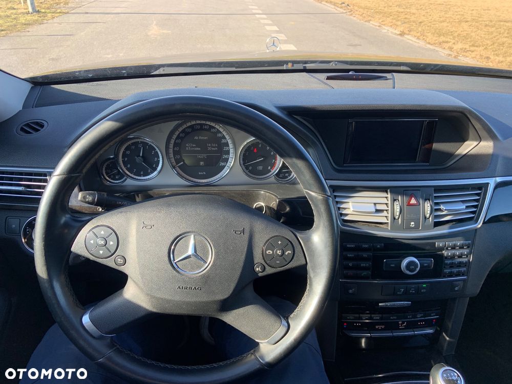 Mercedes-Benz Klasa E 200 CGI BlueEffICIENCY - 16