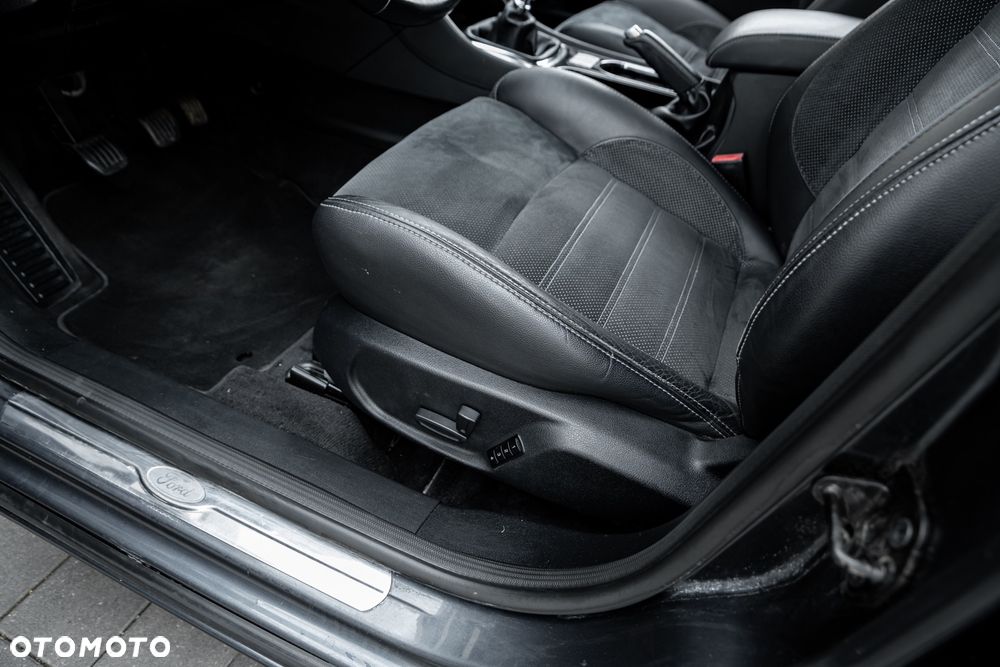 Ford Mondeo SW 2.5 Titanium - 19