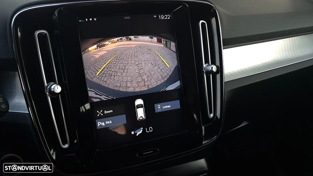 Volvo XC 40 2.0 D3 Momentum Plus - 56