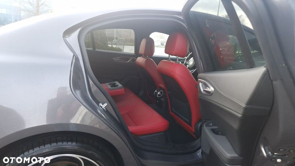 Alfa Romeo Giulia 2.0 Turbo Veloce Q4 - 16