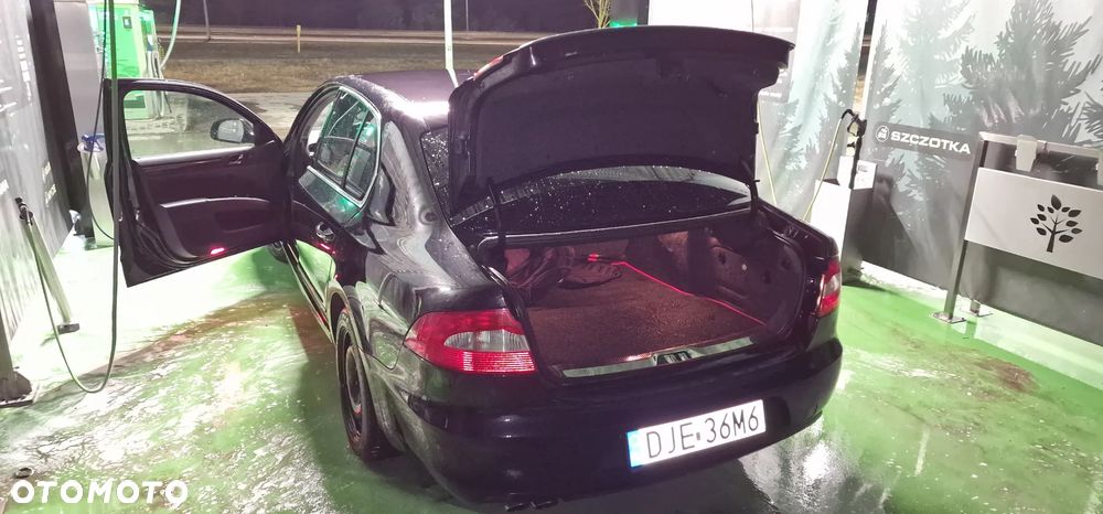 Skoda Superb 2.0 TDI Ambition DSG - 5