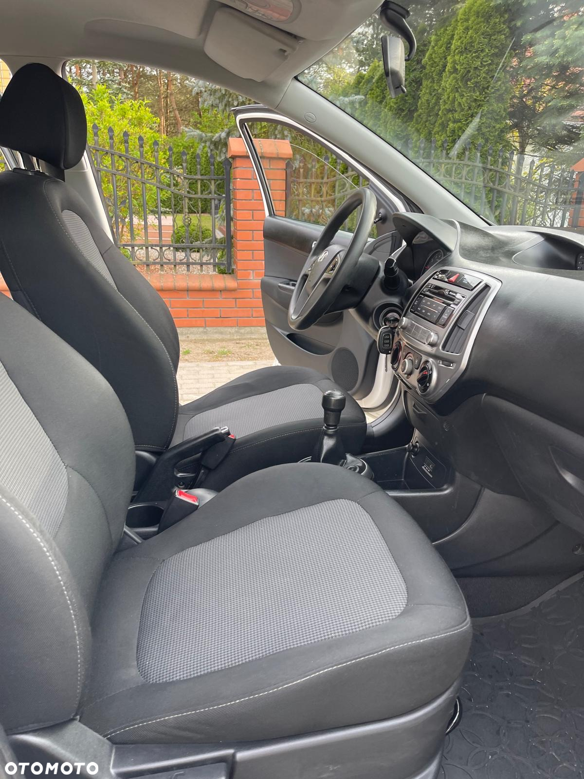 Hyundai i20 1.2 Trend - 28