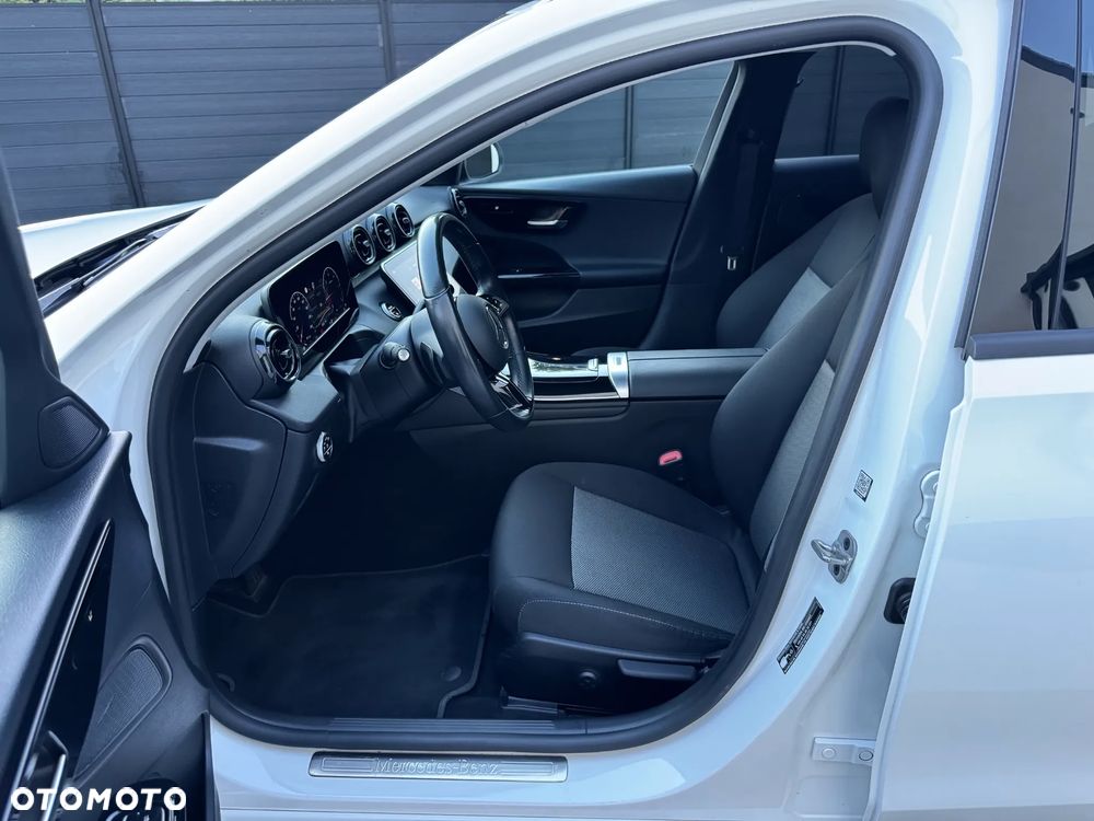 Mercedes-Benz Klasa C 200 d mHEV - 16