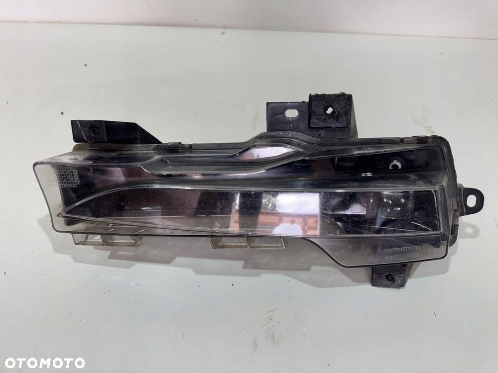 TESLA 3 LED HALOGEN LED PRAWY EUROPA ORYGINAŁ 1077396-00-D - 2